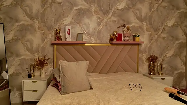 EvaXElfi Adlı Modelin Canlı XXX Sohbeti