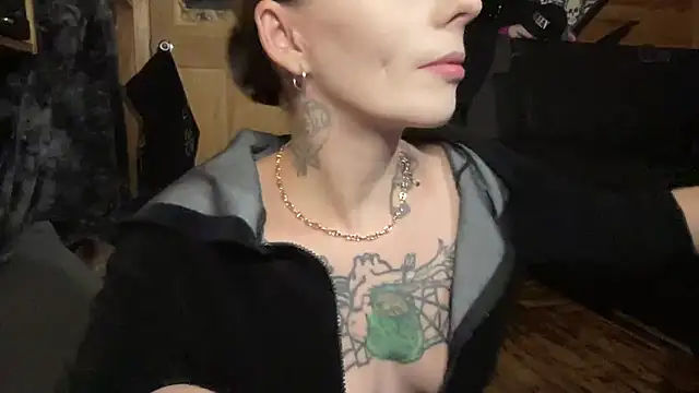 TeenyDoll's Live XXX Chat