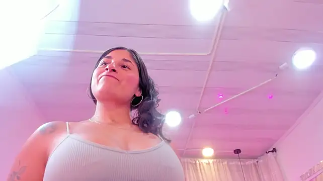 Francesca_Skuirt élő XXX-chatje