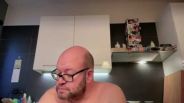 theitalianbear's Live XXX Chat