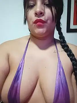 Daniela_Steel - Show Boobs + suck fingers