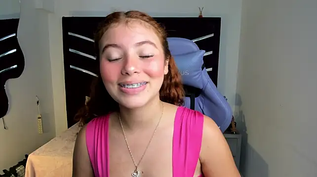 Ateneahtx - RIDE DILDO WHILE SPREAD ASS & RUB