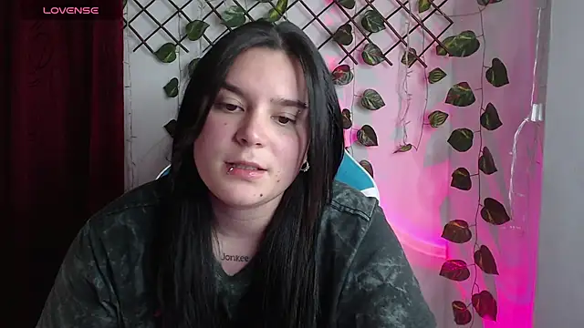 Nika_1_ Adlı Modelin Canlı XXX Sohbeti