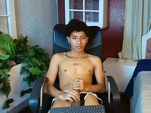 XXX chat uživo modela ArisStonne