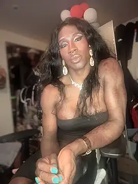 Motherbigbus' Webcam Show