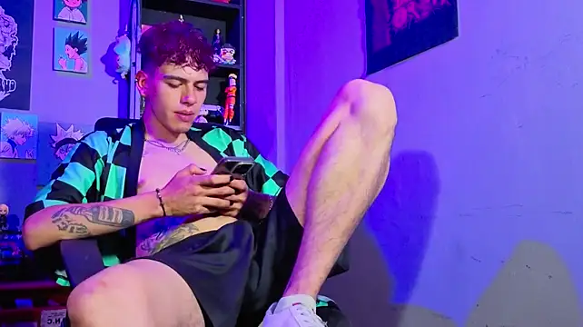 MikeyKuron Live XXX chat