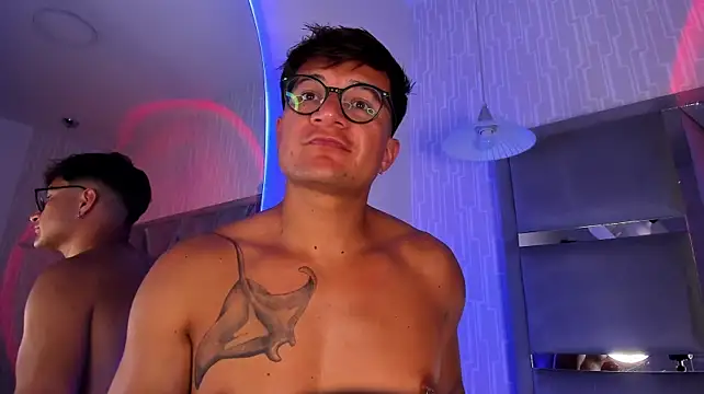 Онлайн чат XXX Hassbyd
