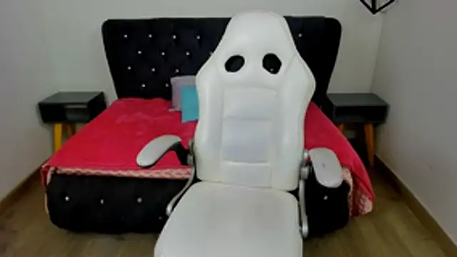 Issaa_Tyler's Live XXX Chat