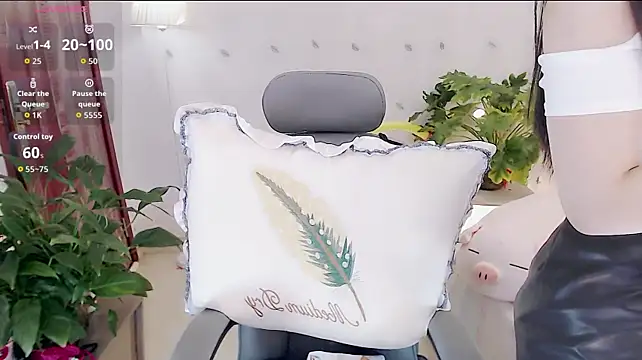 Yaoyao-baby520 - 不求岁月善待，只求被你宠爱！（无内小狗趴+控制3分钟）