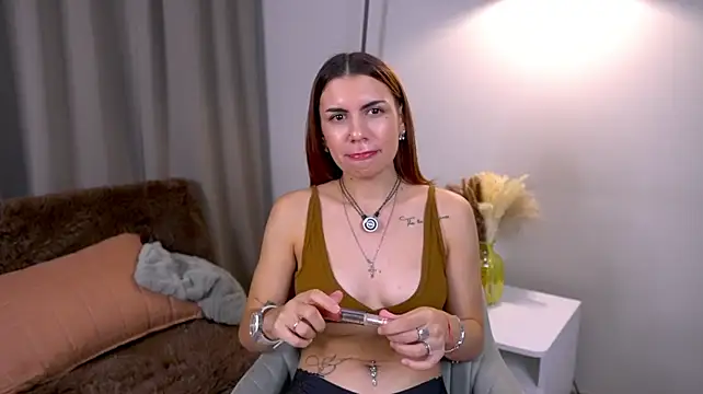 HildeWyse - Fingering my Nipples