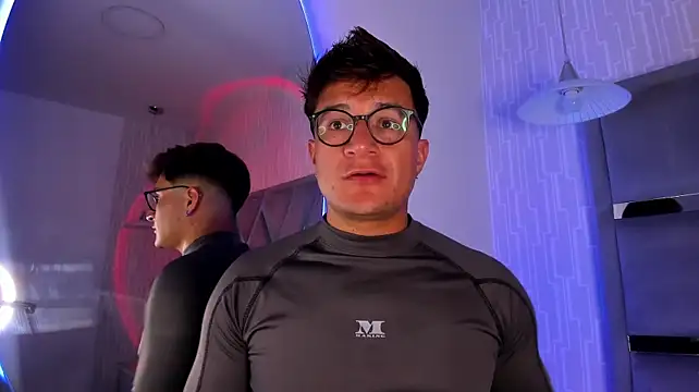 XXX chat uživo modela Hassbyd
