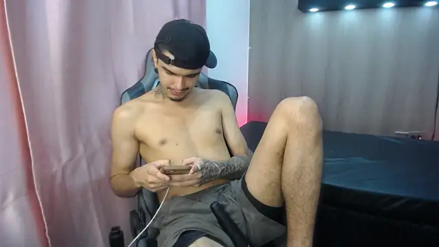 Tayson_Hot: онлайн-секс-чат