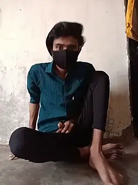 Yash_Sharma18 élő XXX-chatje