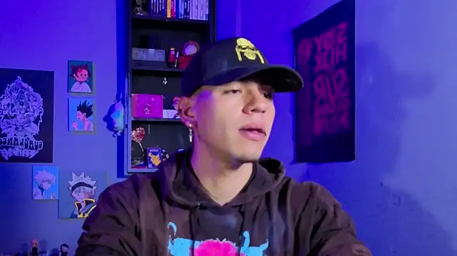 MikeyKuro Chat XXX live