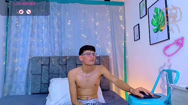 NicolasTorrezn Live XXX chat