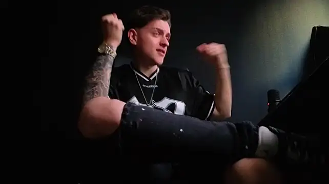 FelixStarkk 라이브 XXX 채팅