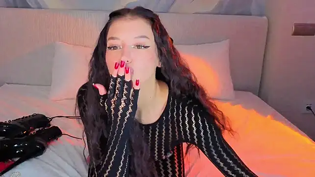 Regina_Amour - to suck and lick a finger👅