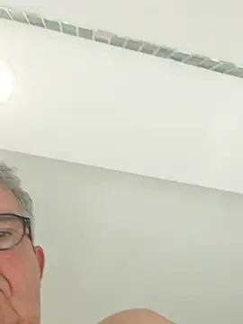 Oldmenhot66のウェブカメラショー