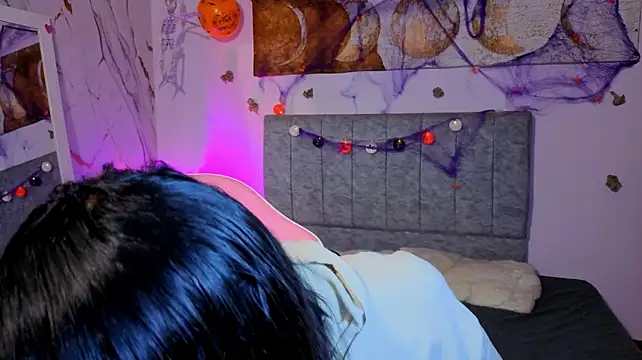 clara_evanss Chat XXX live