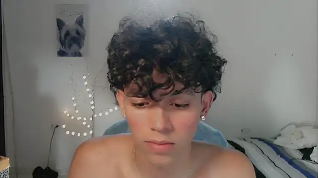 Chat XXX en directo de FUNNY_DICK_