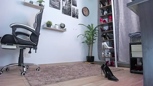 SophieBaker__ - Dildo in my pussy + cum with me