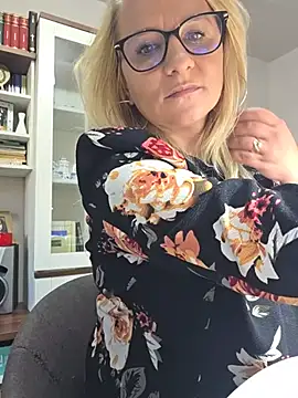 KaylinJan live XXX chat