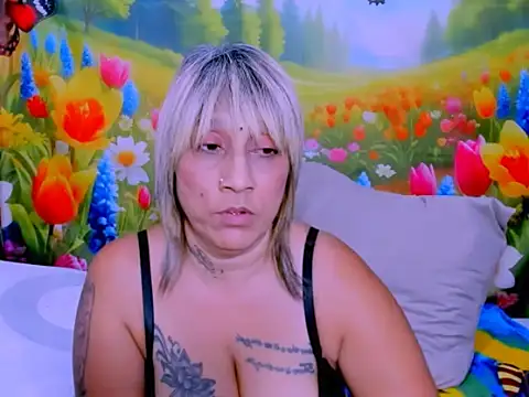 indianroxy XXX чат на живо