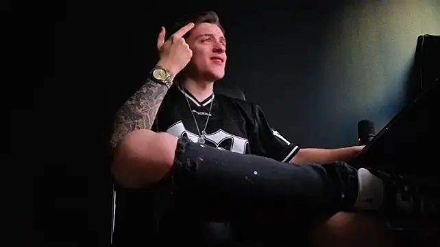 Онлайн чат XXX FelixStarkk