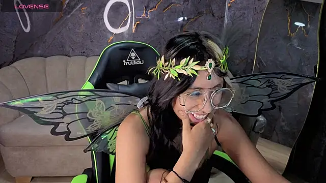 raven_stone_cn's Live XXX Chat