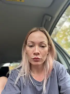 LavenderHot Adlı Modelin Canlı XXX Sohbeti