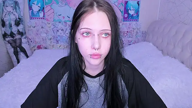 SugarBunny18 Adlı Modelin Canlı XXX Sohbeti