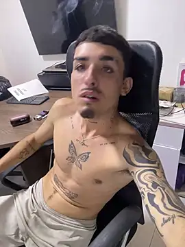 Chatroom XXX en direct de NikoStone_