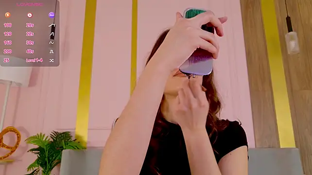 MilaLavson Adlı Modelin Canlı XXX Sohbeti