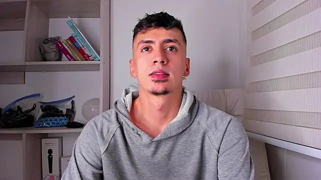 Aaron_Tate élő XXX-chatje