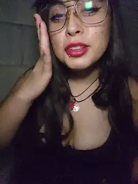 Rox_Rae - Vistazo a mis tetas😘
