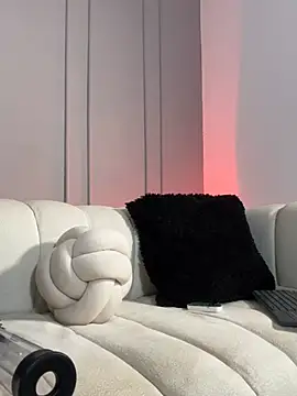 XXX chat uživo modela Frank_Farrell