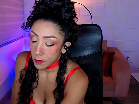 XXX chat uživo modela Paola_Leal