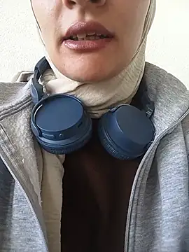 MisyonerNur - Dışarıda göğüslerini aç 😅