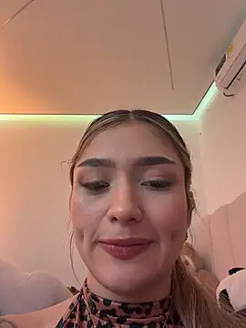 Chat XXX en directo de Ariannaa_1