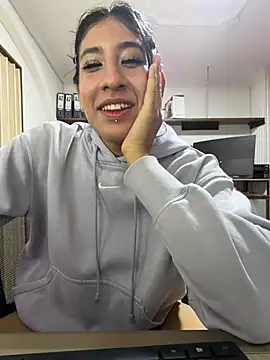 Chat XXX en directo de Violet_rousse7