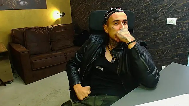 RomeoBodhi's Live XXX Chat