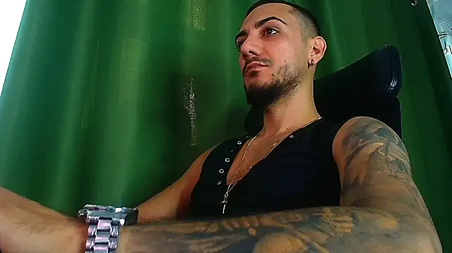 AndrewBanner's Live XXX Chat