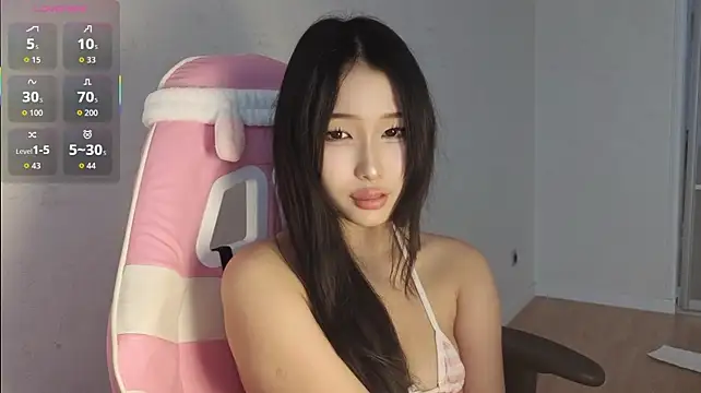Yeniimai - Pussy Play