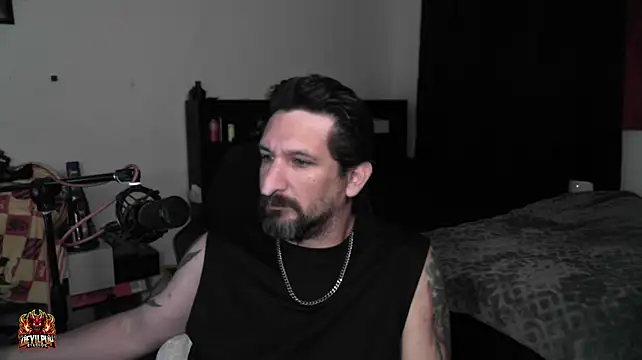 צ'אט XXX בשידור חי של DevilPup75_