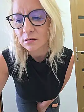 KaylinJan Live XXX-chat