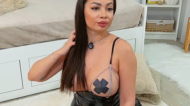 RubyLuxee Live XXX-Chat