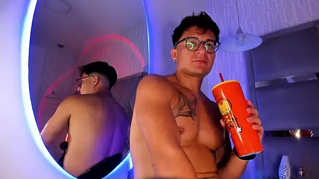 Hassbyd élő XXX-chatje