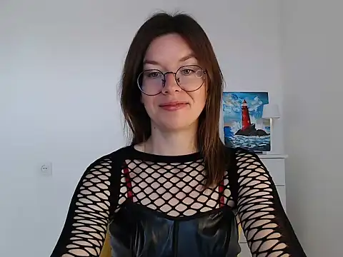 ElaraHart's Live XXX Chat
