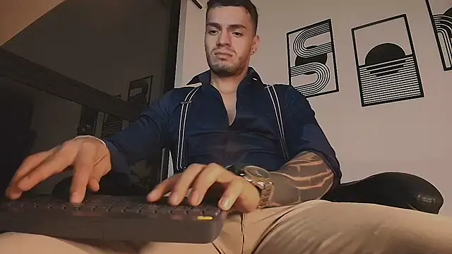 Show de ALPHA_DOMINUS_ na webcam