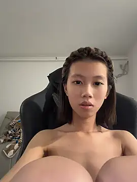 like-QQ live XXX chat